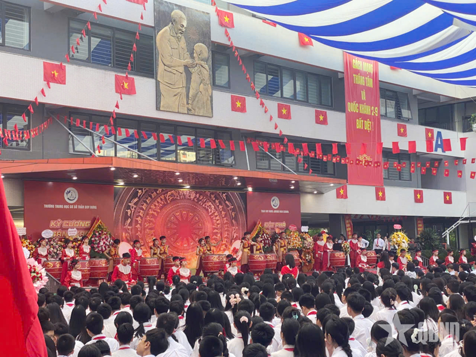 Gần 2,3 triệu học sinh Hà Nội tưng bừng bước vào năm học mới